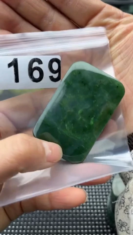 未镶嵌和田玉珠宝半成品牌子