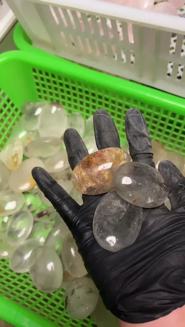 【闪购商品】水晶摆件未镶嵌幽灵手把件多样性发一个 265