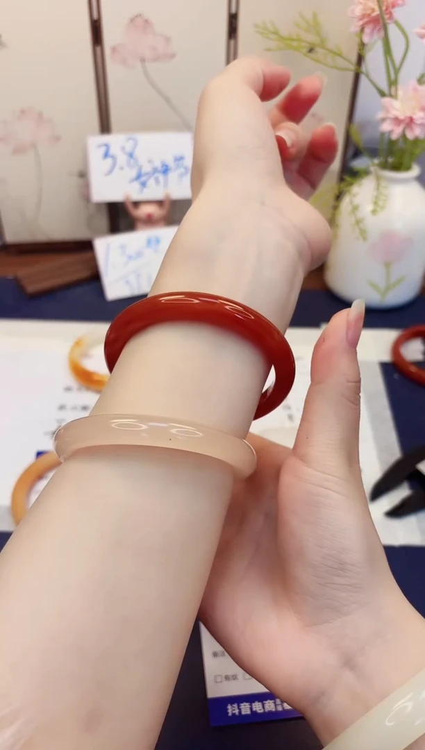 【闪购商品】石英质玉手镯未镶嵌180-玛瑙-圈口60