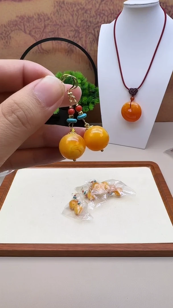 蜜蜡14K金镶嵌耳饰E208