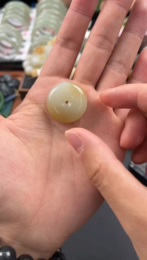 未镶嵌手串和田玉且末金山糖白平安扣微色差