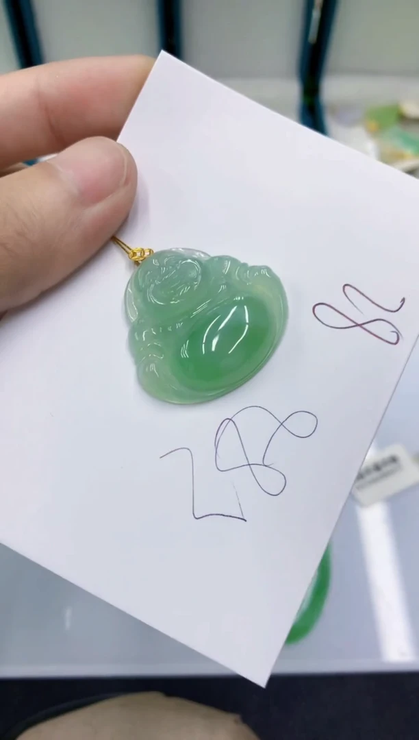 颈饰18K金镶嵌翡翠翡翠