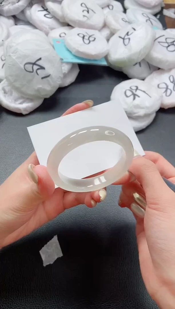 【闪购商品】石英质玉手镯未镶嵌 9L120-52