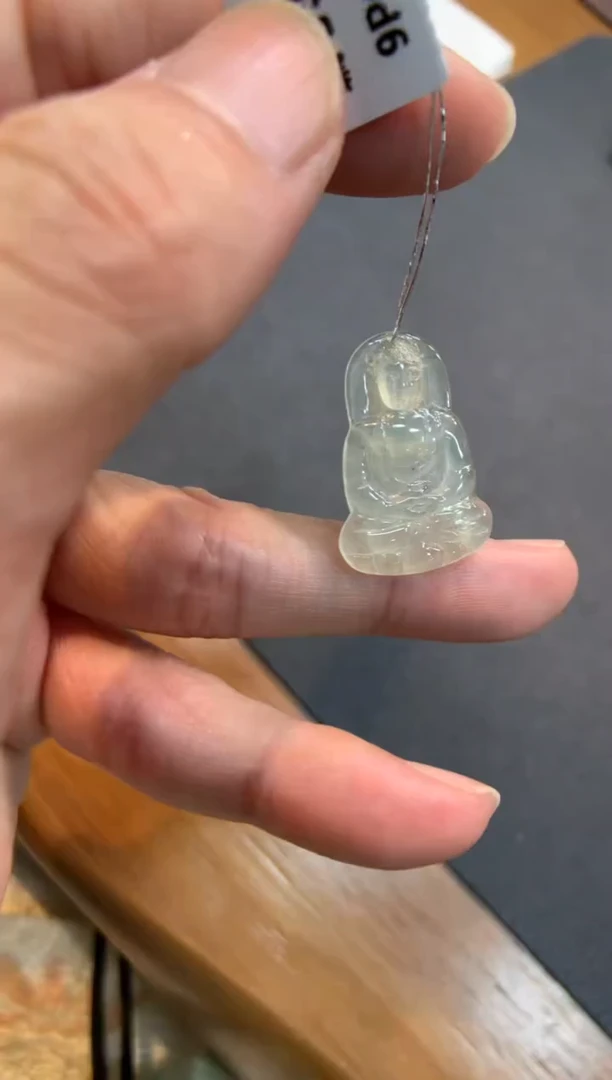 翡翠未镶嵌颈饰粉条