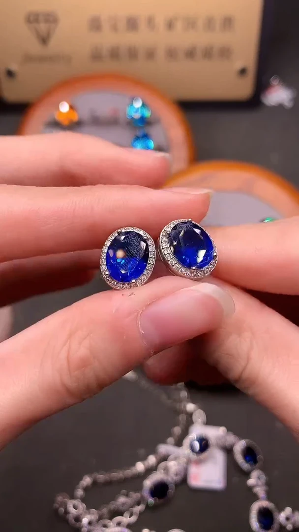 耳饰蓝宝石银S925镶嵌.....
