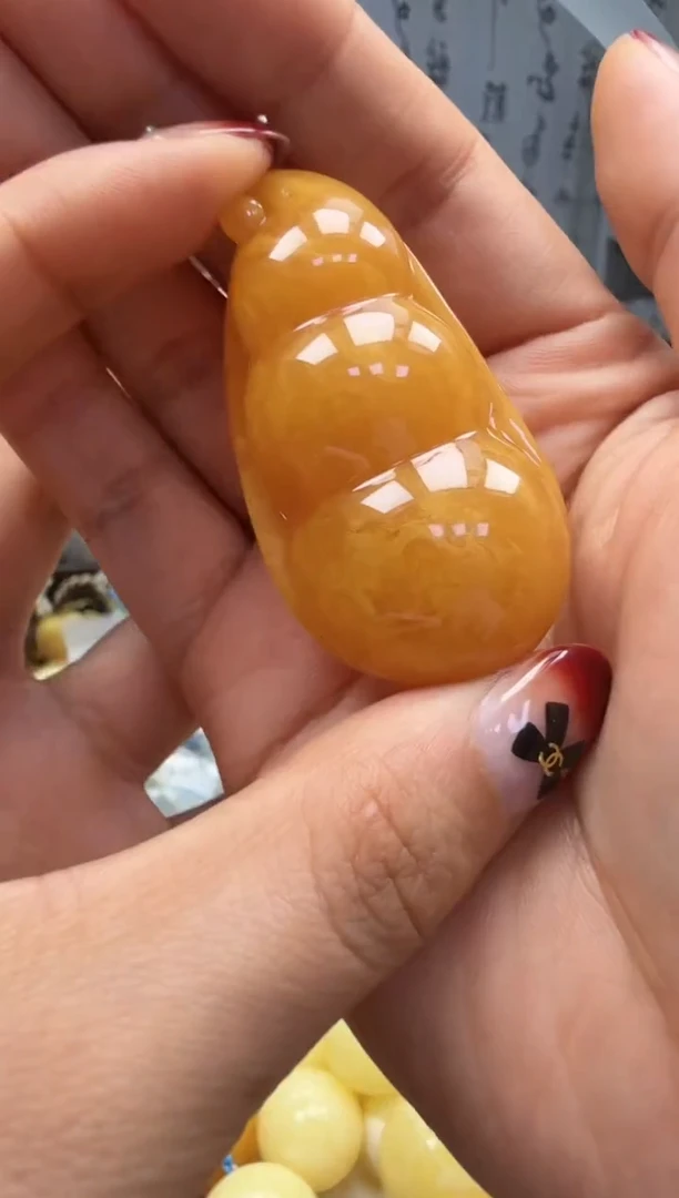 裸石琥珀未镶嵌如图