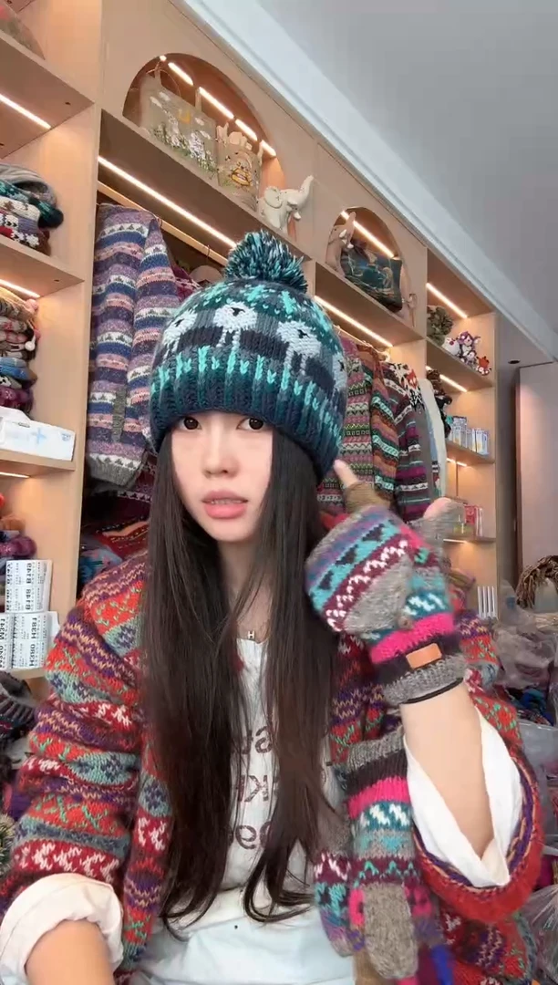 羊毛孔雀蓝小羊帽