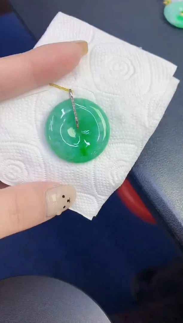 颈饰18K金镶嵌翡翠缅甸天然翡翠A货