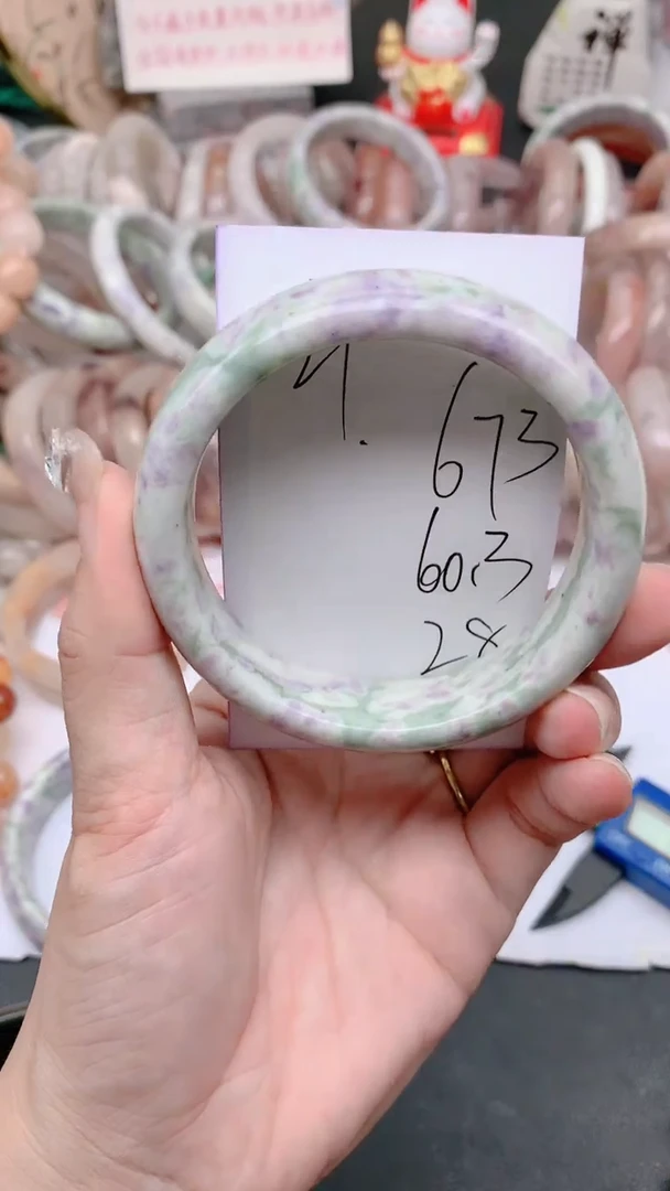 未镶嵌手镯石英质玉673