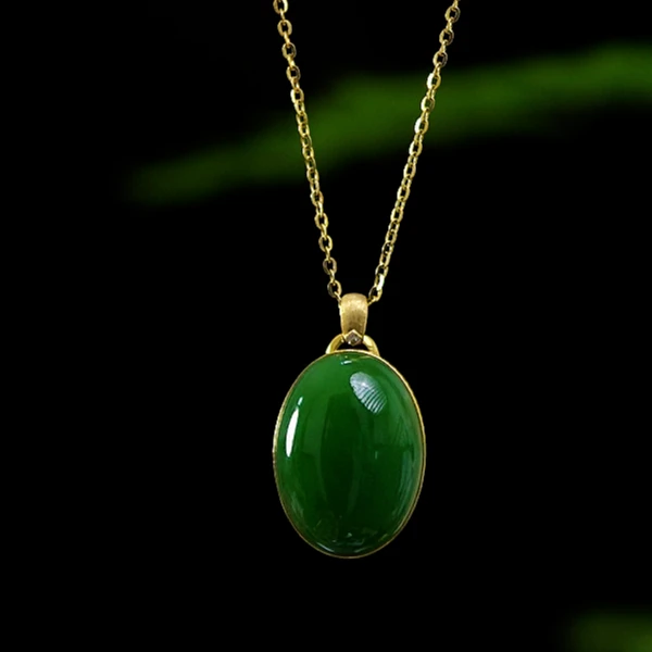 新疆和田碧玉鸽子蛋18k重金镶嵌气质时尚百搭菠菜绿简约绿色