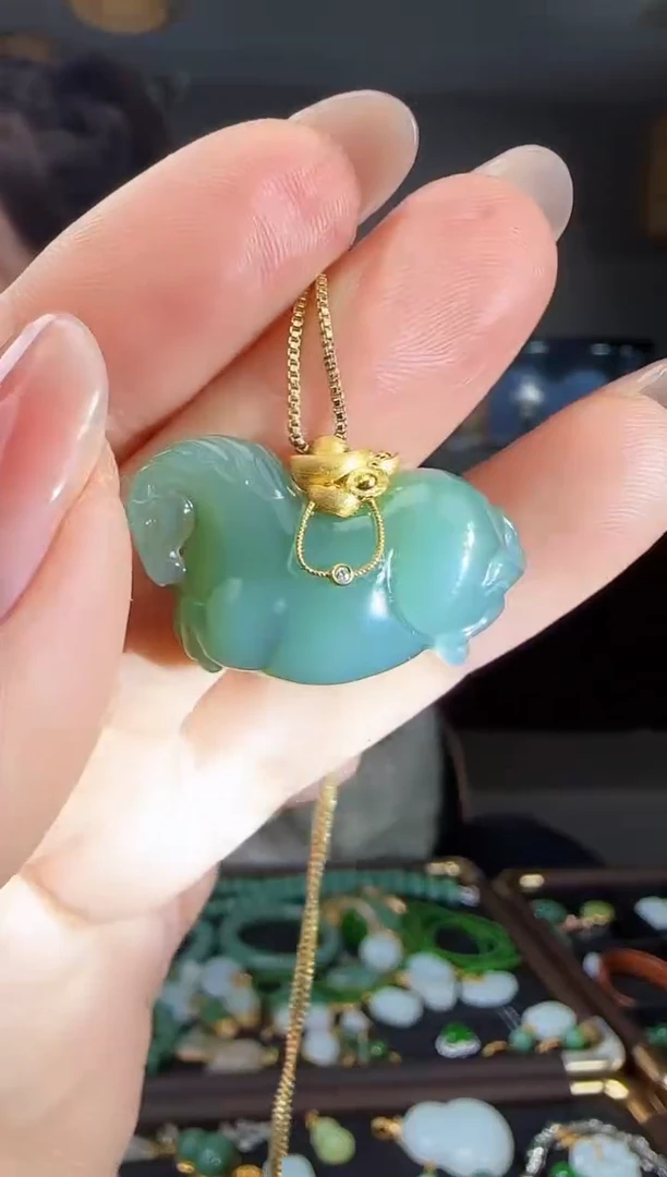 吊坠(不含链)18K金镶嵌和田玉1