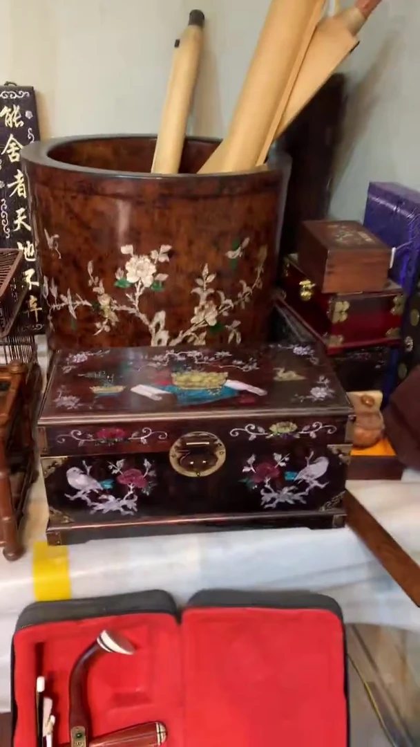 木紫檀镶嵌彩贝聚宝盆