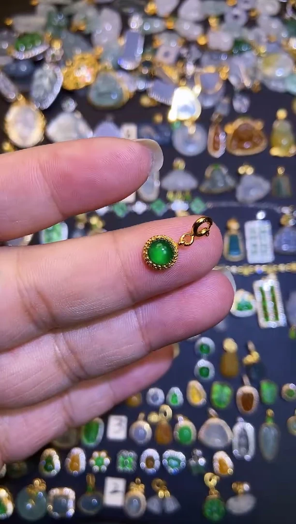 翡翠18K金镶嵌吊坠(不含链)天然A货翡翠