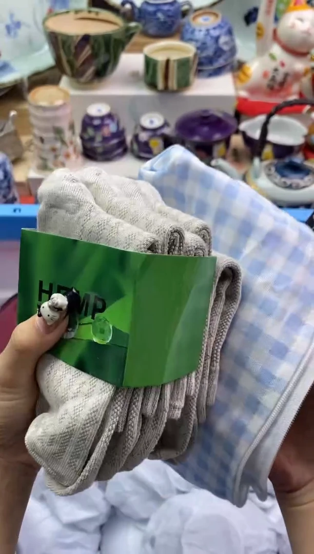 【闪购商品】瓷片隆莲瓷器欢迎大家