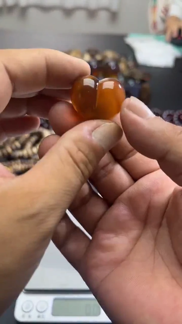 未镶嵌琥珀裸石77