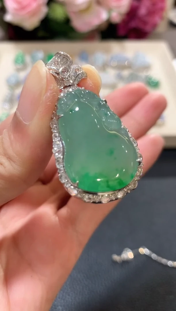 吊坠(不含链)18K金镶嵌翡翠z197