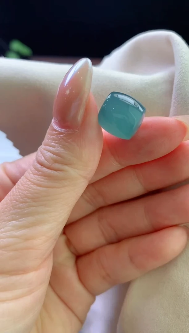 翡翠未镶嵌颈饰0801385854