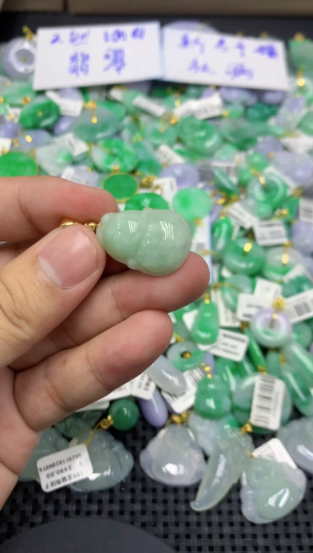 颈饰未镶嵌翡翠天然缅甸翡翠A货