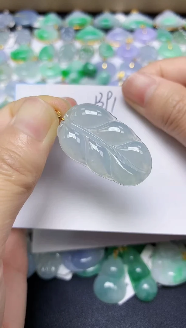 翡翠18K金镶嵌颈饰 天然缅甸翡翠A货