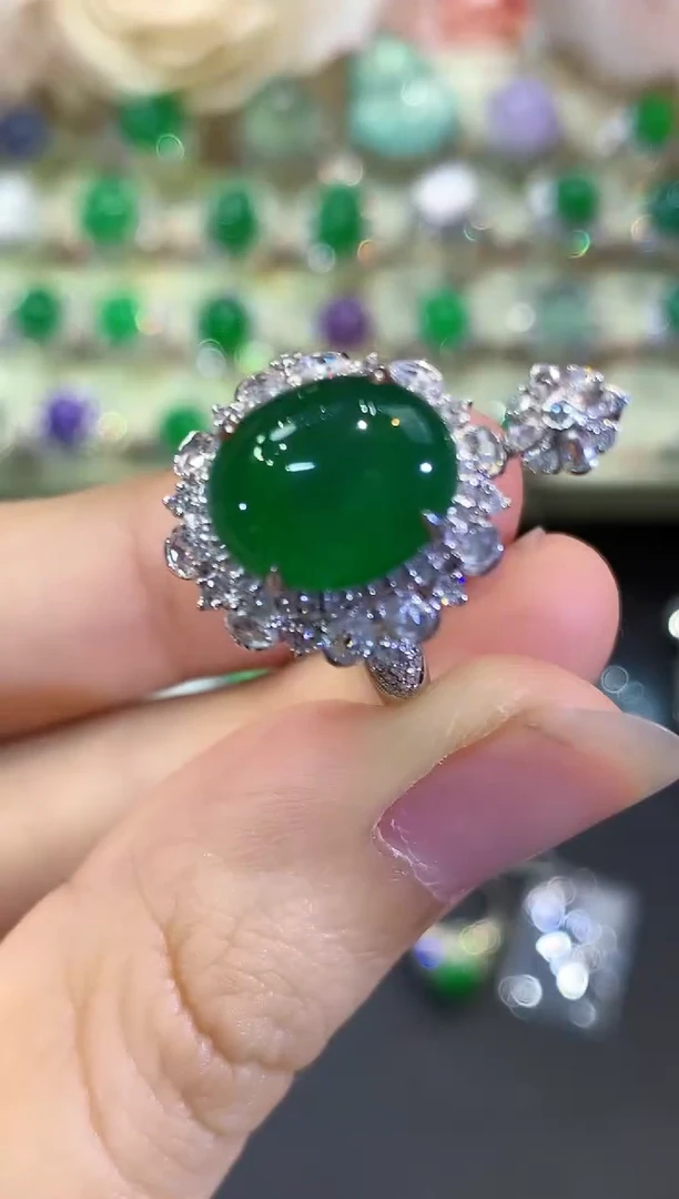 18K金镶嵌戒指翡翠B300