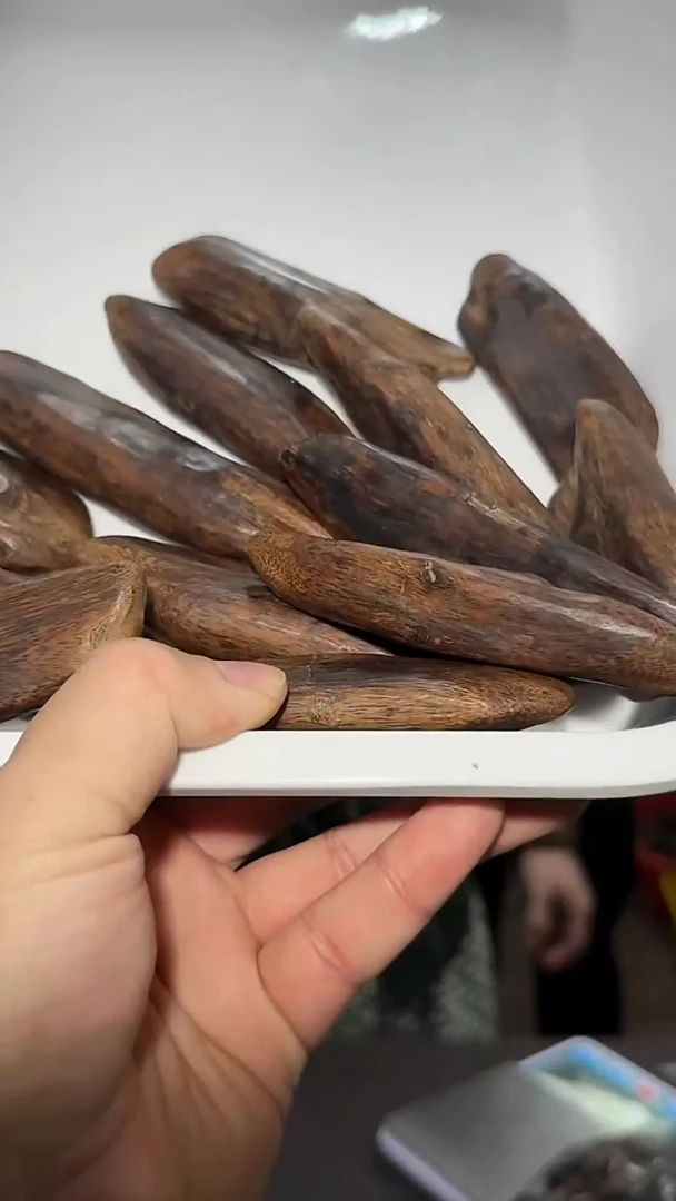 沉香手把件21号树心油多样性发一