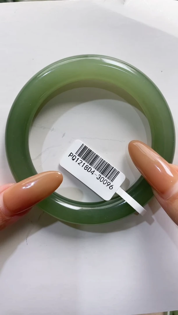 【闪购商品】和田玉手镯未镶嵌56