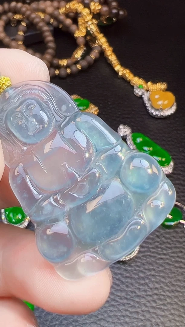 颈饰未镶嵌翡翠君*姐翡翠