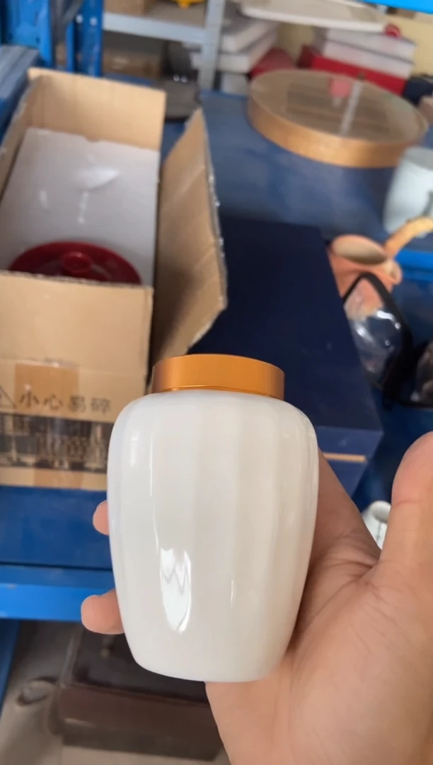 无运费险有瑕疵的摄影的产品有使用过的痕迹有点脏介意勿拍