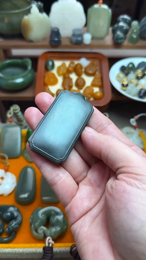 【闪购商品】和田玉（糖玉）颈饰未镶嵌无事牌苏工