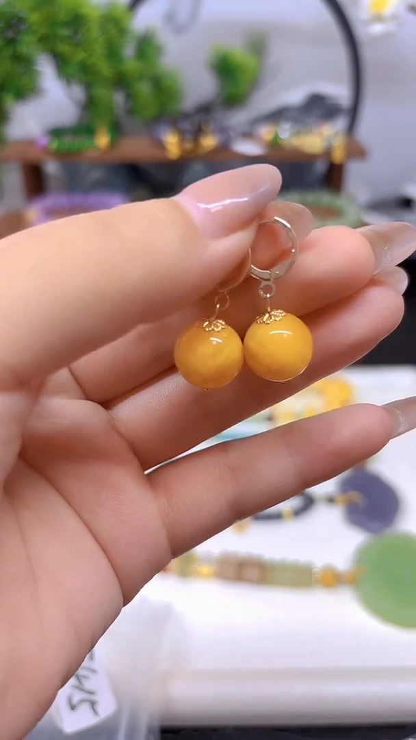 14K金镶嵌蜜蜡耳饰E415