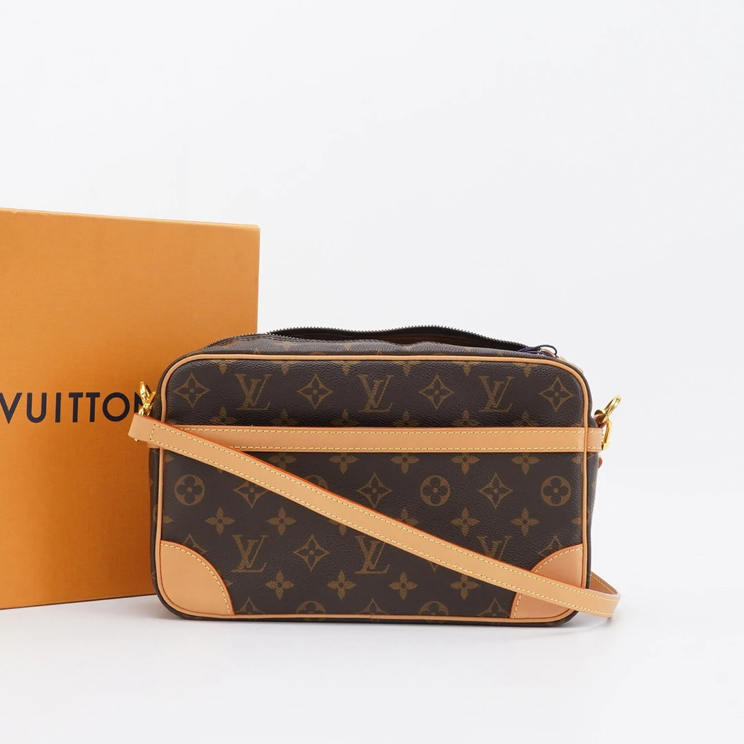 95新 LouisVuitton/路易威登 【周周】手拿中号相机包/BGK108890003