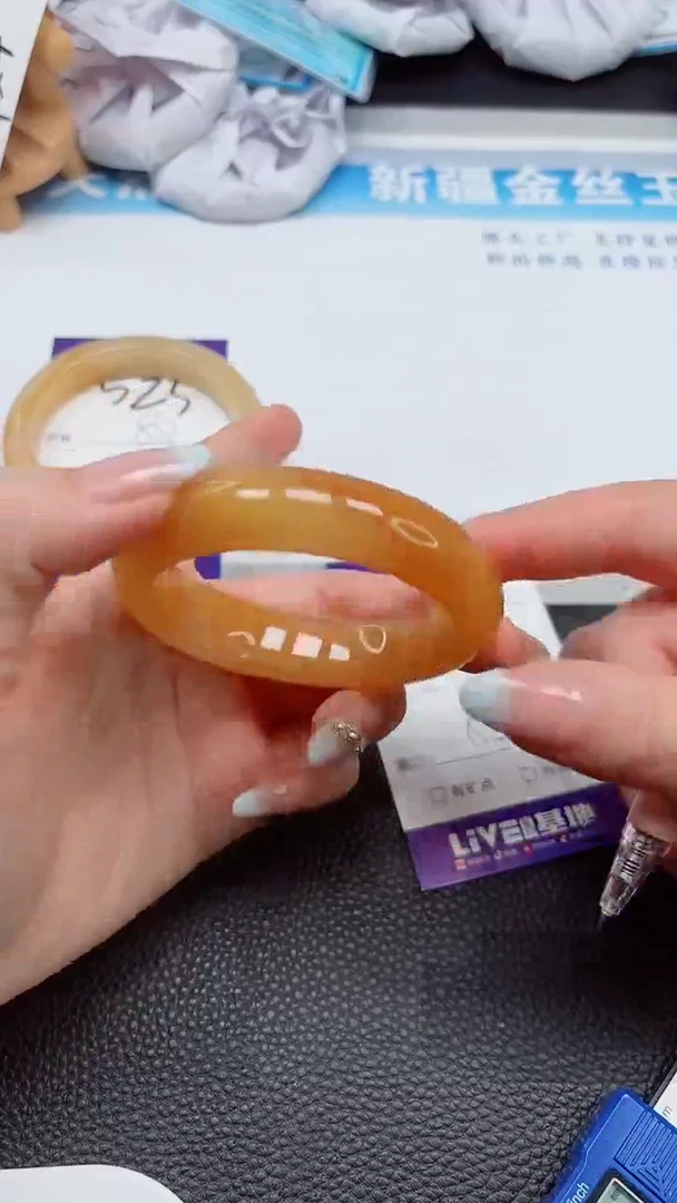 【闪购商品】石英质玉手镯未镶嵌526---55