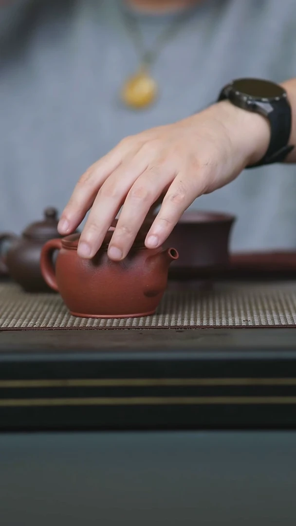 茶壶紫砂03-微瑕半手红降坡面缸汉瓦180cc