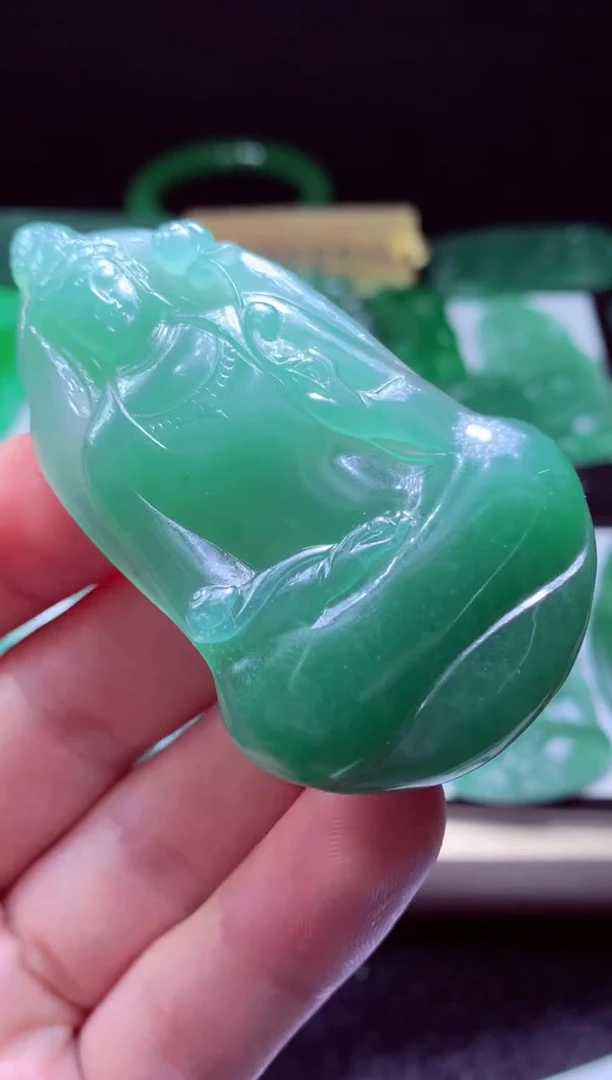 未镶嵌定制翡翠幸**堡天然翡翠A货 官方基地发货