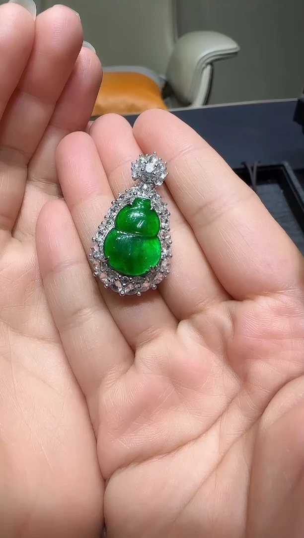 【闪购商品】翡翠吊坠(不含链)银S925镶嵌翡翠葫芦