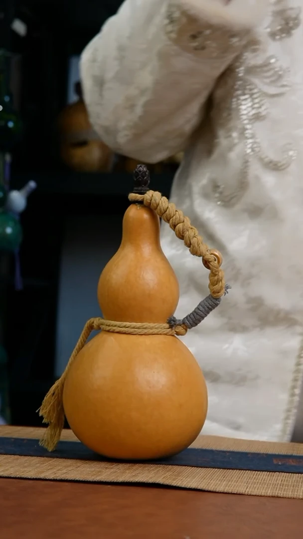 710号 天然热水酒葫芦 一物一拍（有瑕介意勿拍）