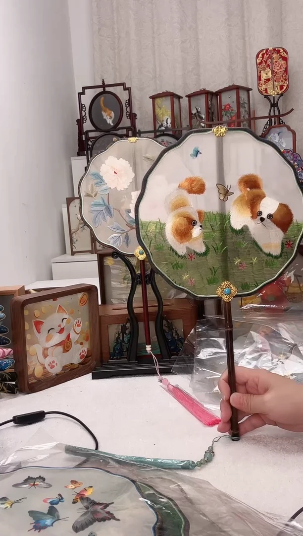 扇子苏绣作品手工团扇