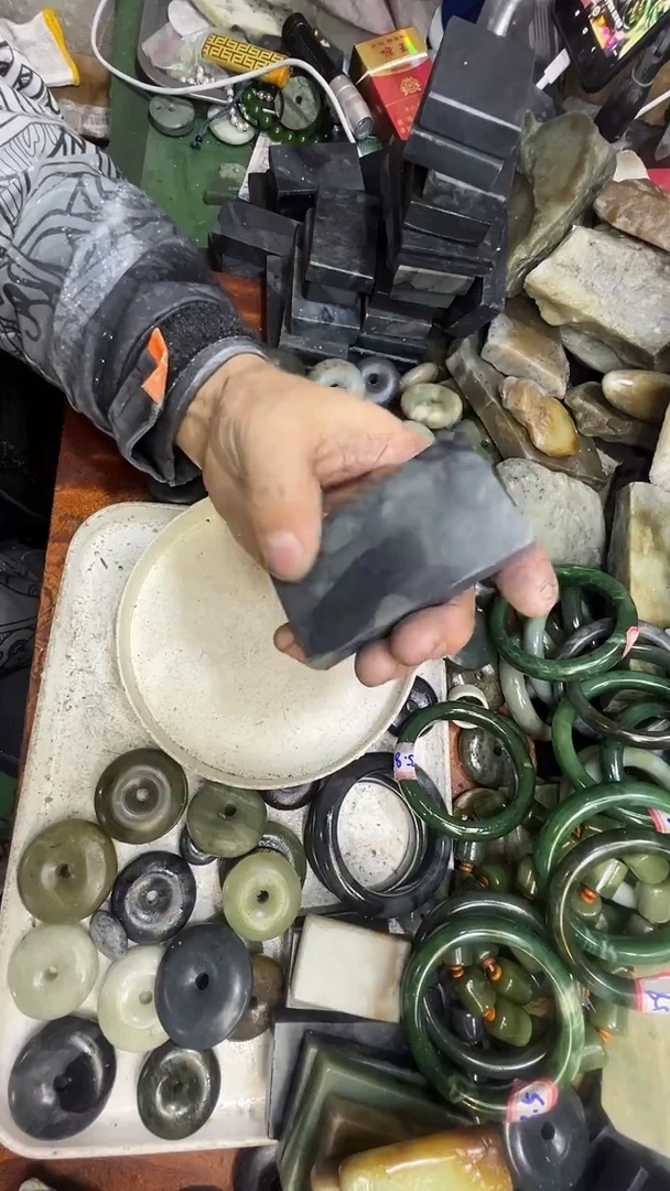 未镶嵌和田玉珠宝半成品毛料