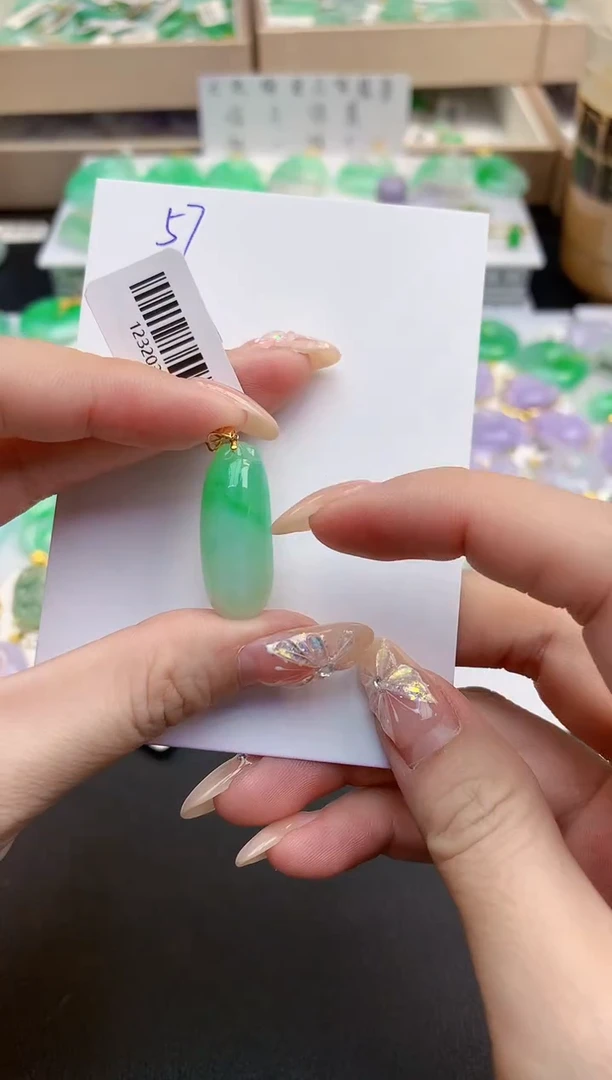 颈饰18K金镶嵌翡翠天然缅甸A货翡翠