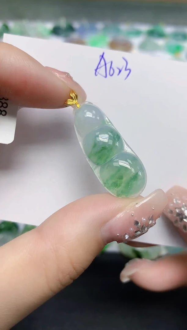 颈饰18K金镶嵌翡翠天然缅甸翡翠A货翡翠百元以上9元证书费自理