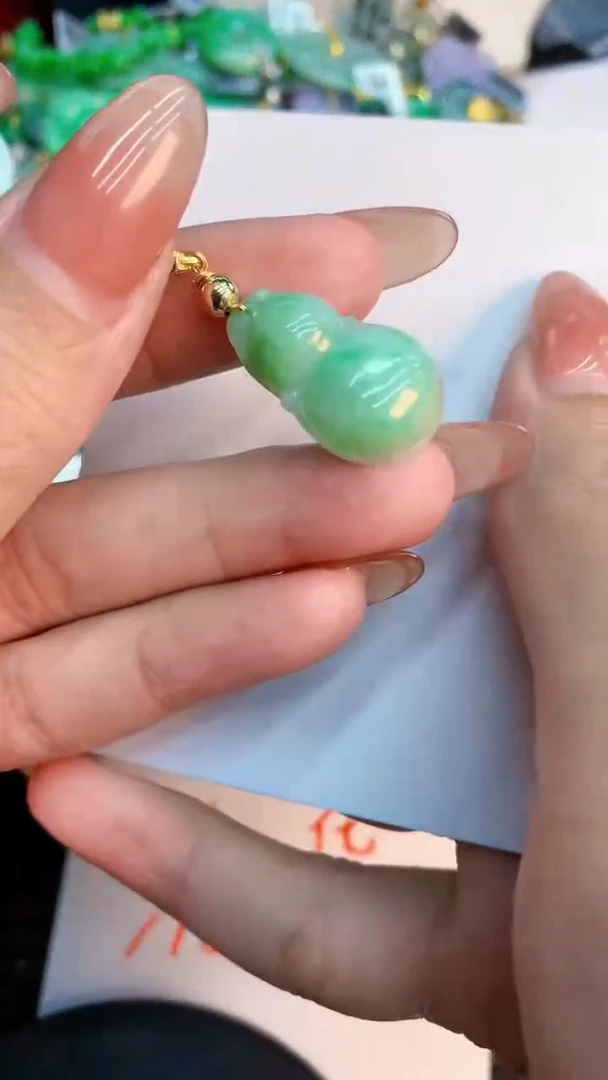 翡翠未镶嵌吊坠(不含链)1