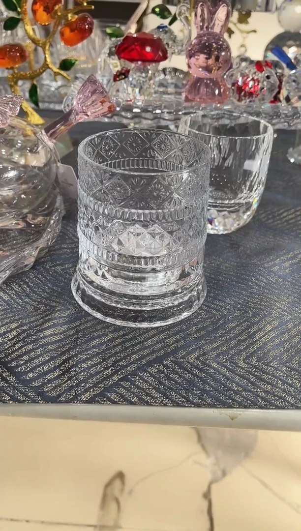 有机玻璃旋转杯子