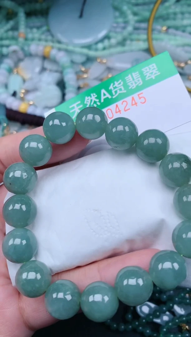 翡翠未镶嵌颈饰.0004245