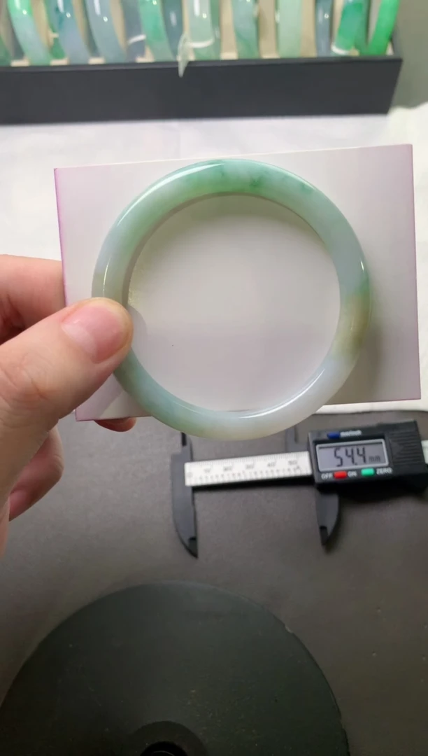 未镶嵌手镯（圆镯）翡翠54.8*7.7*8.1