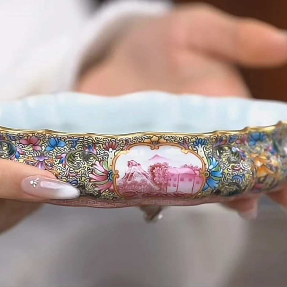 国呈拍卖古董瓷器