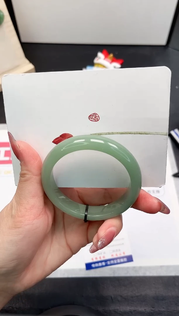 【闪购商品】石英质玉手镯未镶嵌319-56.1