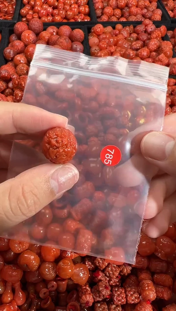 南红玛瑙未镶嵌颈饰11