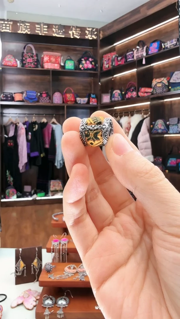 【闪购商品】织绣23蚩梦苗族古绣