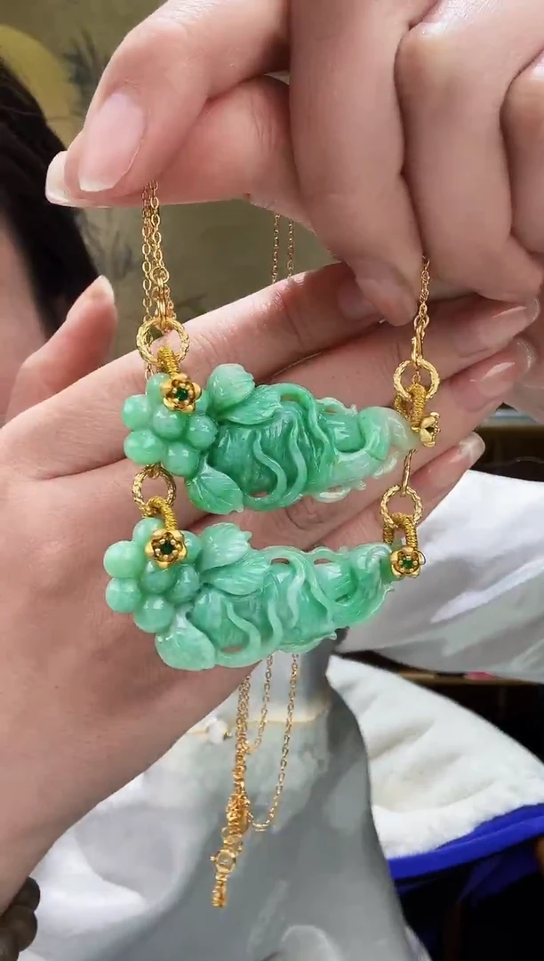 颈饰未镶嵌翡翠多样发其一个