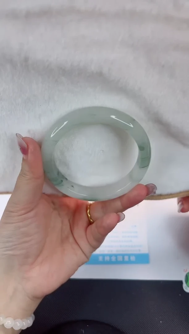 石英质玉手镯未镶嵌78-64